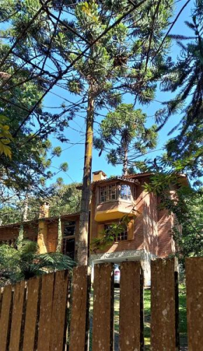 CASA EM MONTE VERDE CHARME E CONFORTO